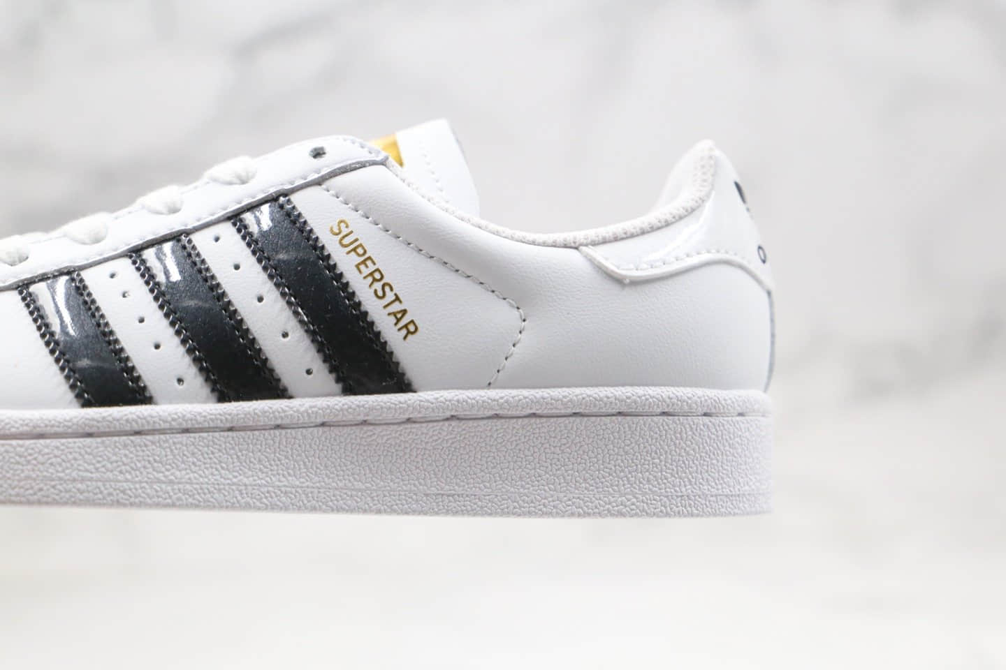 阿迪达斯Adidas Originals SUPERSTAR W纯原版本三叶草贝壳头金标白黑色漆皮LOGO板鞋正确PU硅蓝软中底 货号:EF1627