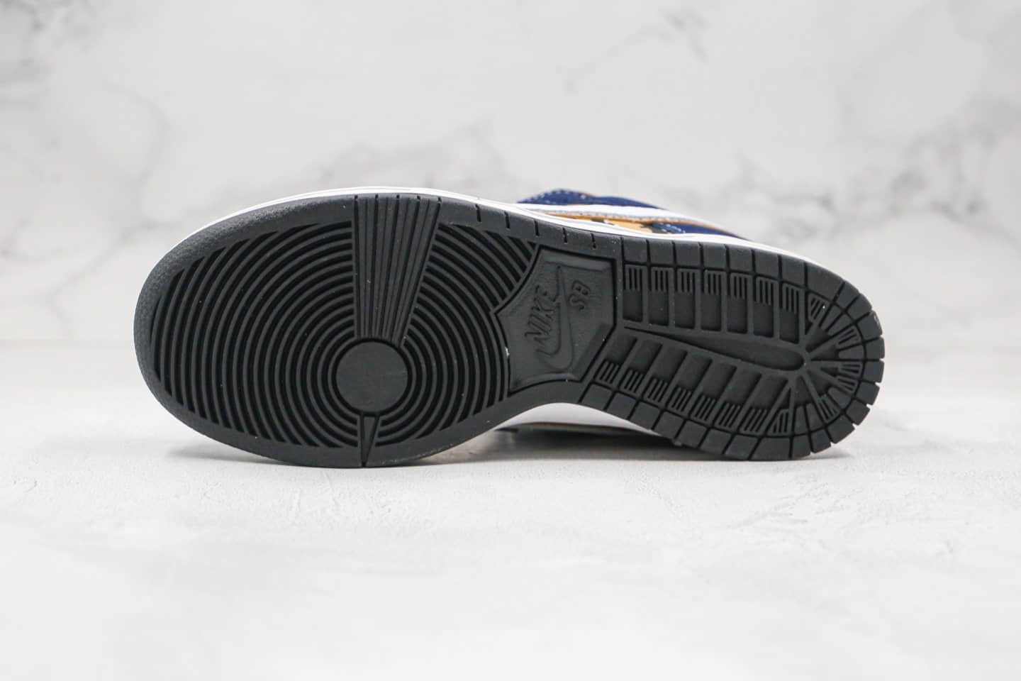 耐克Nike Dunk Low Pro x Dior纯原版本迪奥联名款低帮SB DUNK板鞋黑棕白色原盒原标内置气垫 货号：CU1727-222