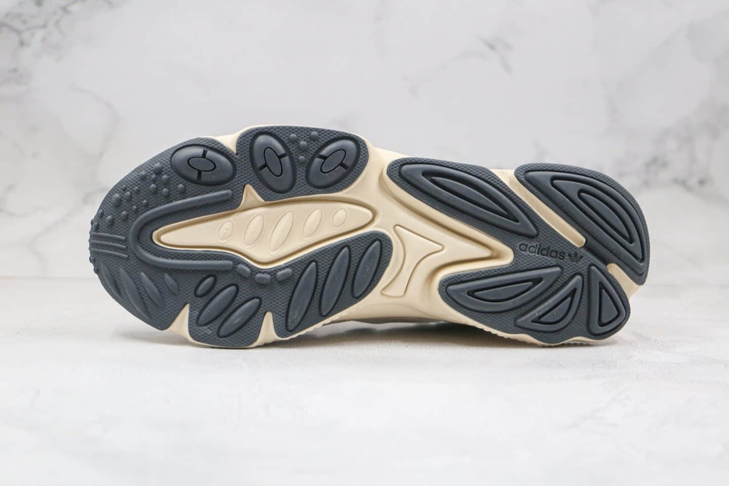 阿迪达斯Adidas Originals Ozweego纯原版本水管老爹鞋皮面浅灰色原档案数据开发 货号:EG8354