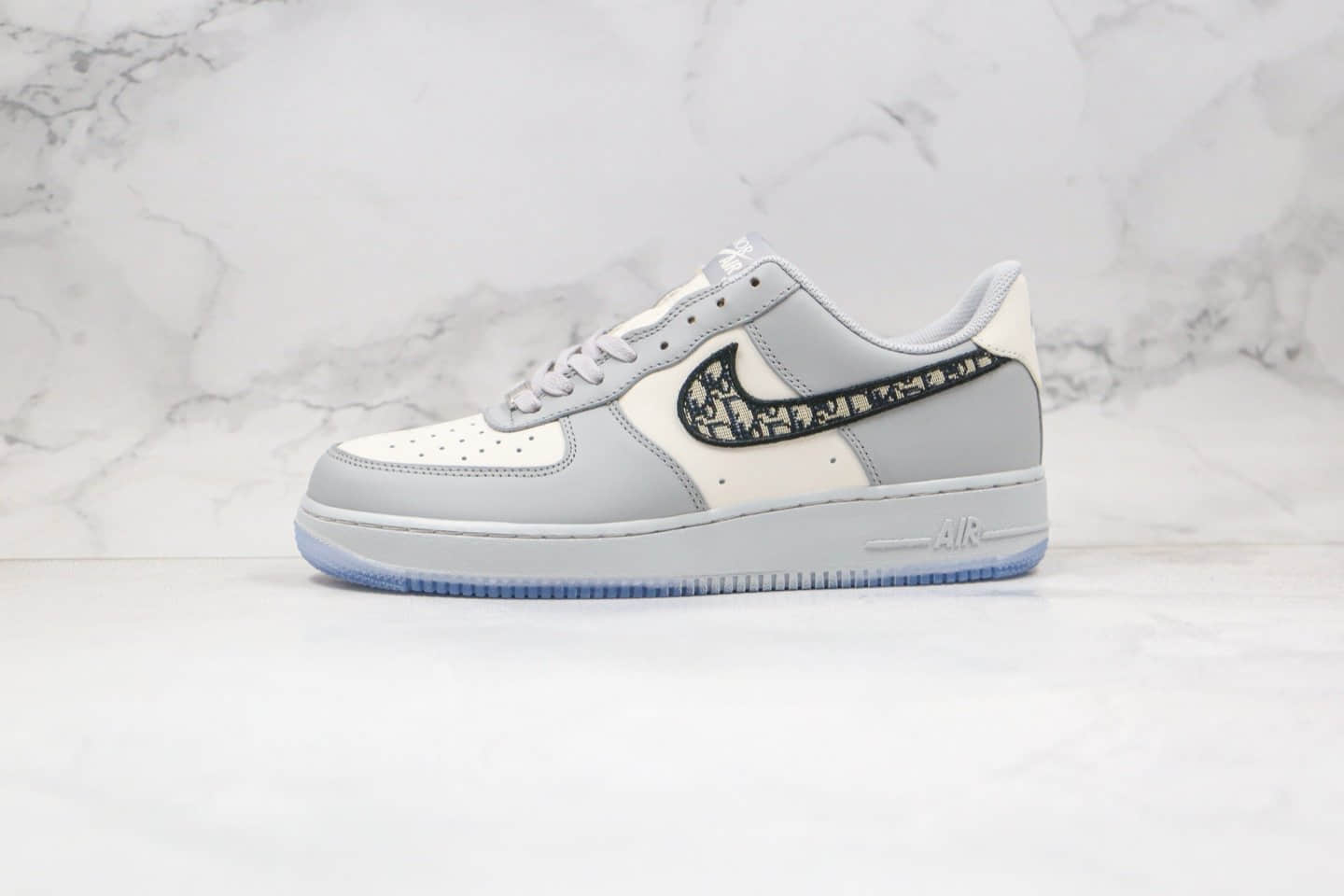 耐克Dior x Nike Air Force 1 '07 LV8迪奥联名款纯原版本低帮空军一号白灰色板鞋原厂蓝色鞋盒 货号：3SN258ZDD