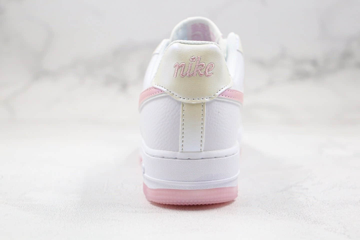 耐克Nike Air Force 1纯原版本低帮空军一号白粉花卉配色板鞋内置全掌Sole气垫原盒原标 货号:CN8535-100