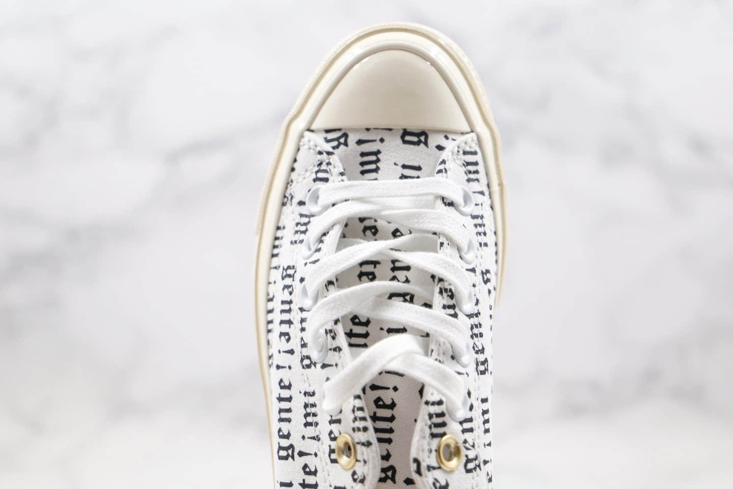 匡威Converse x J Balvin Willy William公司级版本西班牙乐队联名款低帮白黑色字母印花帆布鞋正确双围条硫化蓝底 货号:169587C