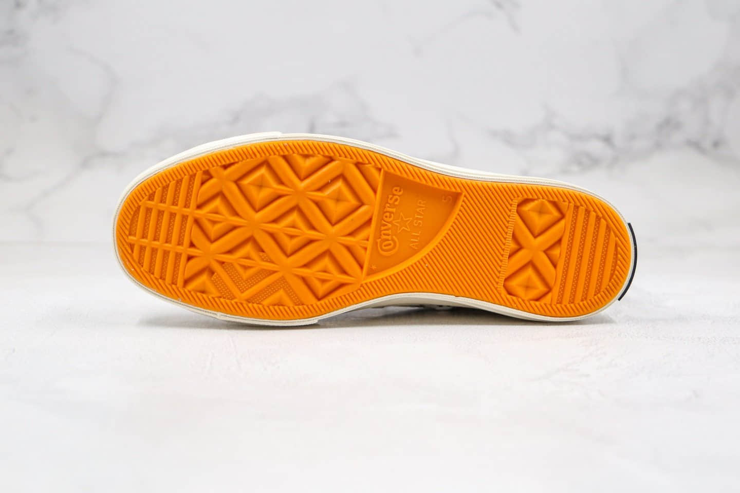 匡威Converse x J Balvin Willy William公司级版本西班牙乐队联名款低帮白黑色字母印花帆布鞋正确双围条硫化蓝底 货号:169587C