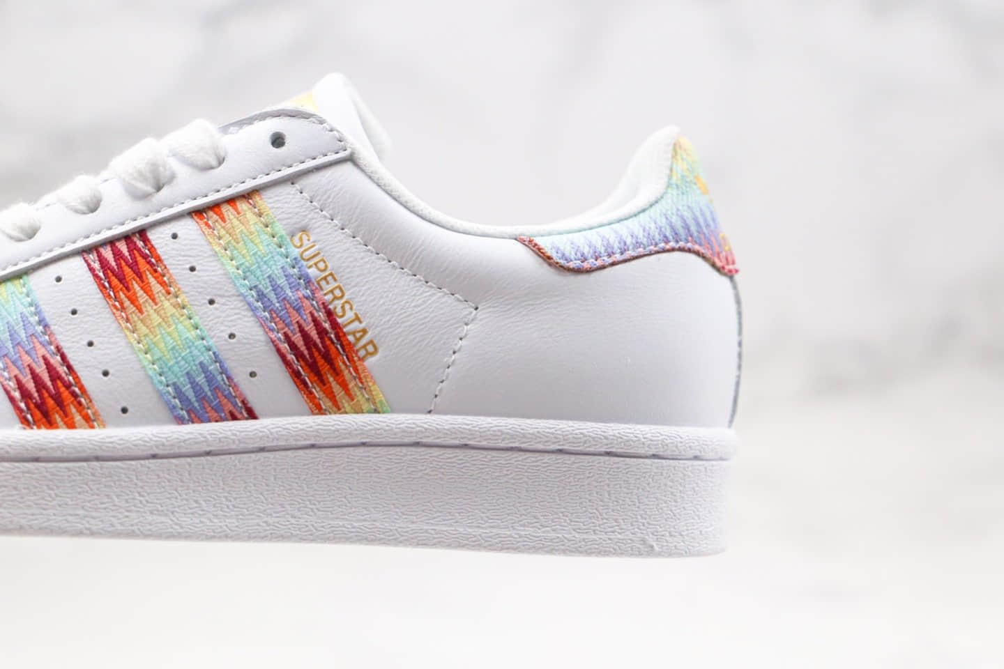 阿迪达斯Adidas Originals Superstar Superstar纯原版本三叶草贝壳头炫彩白彩虹配色板鞋原鞋开模一比一打造 货号:FX3923