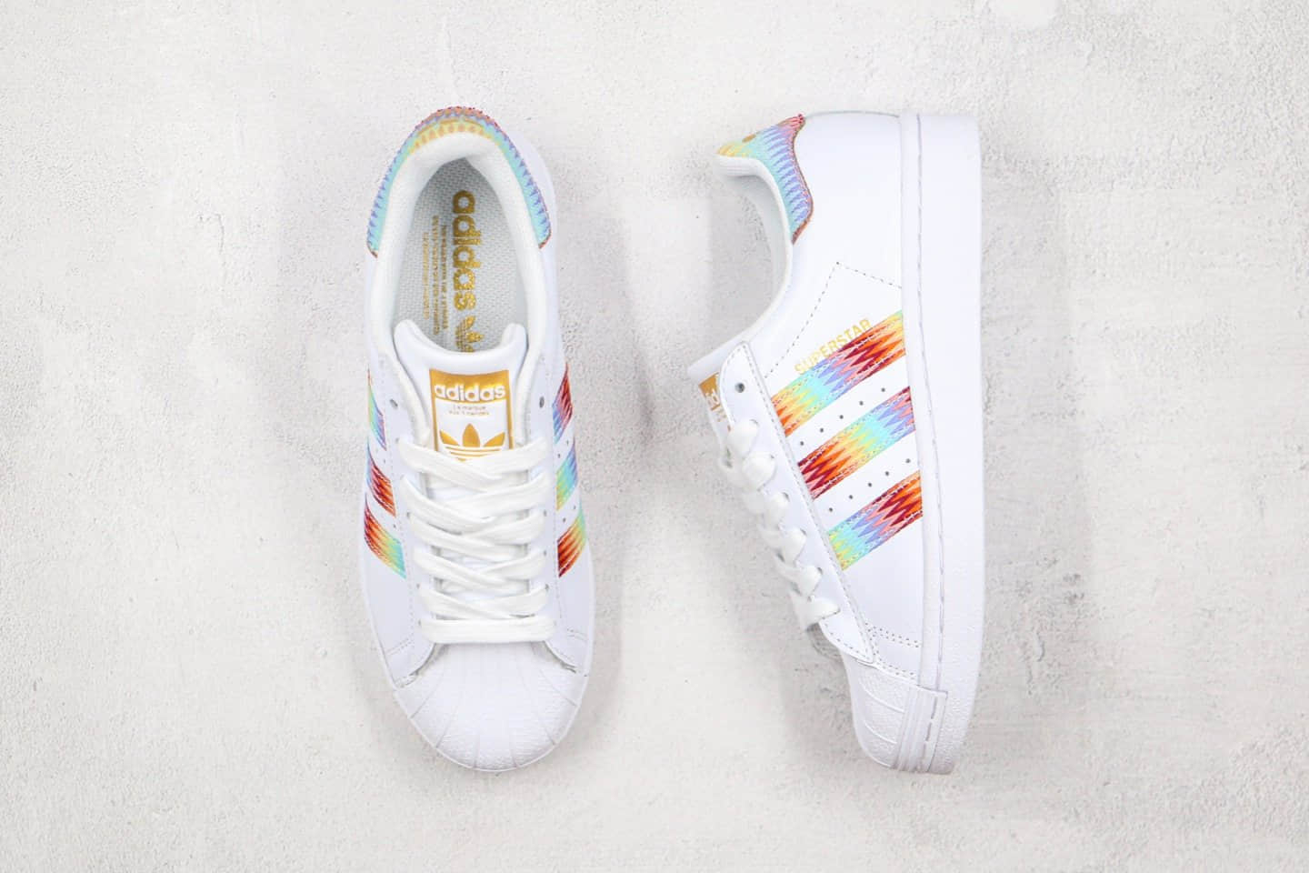 阿迪达斯Adidas Originals Superstar Superstar纯原版本三叶草贝壳头炫彩白彩虹配色板鞋原鞋开模一比一打造 货号:FX3923