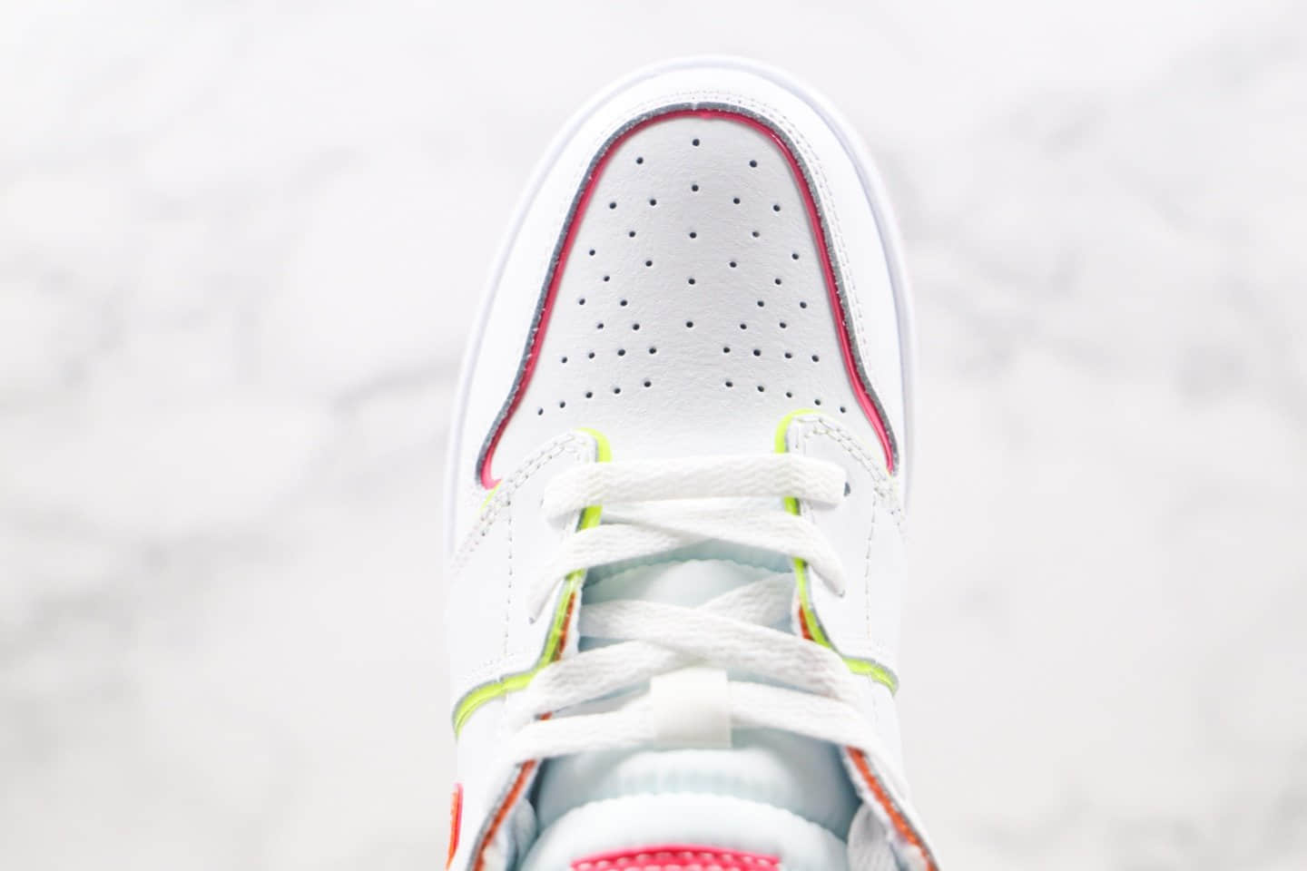 乔丹Air Jordan 1 Mid纯原版本中帮AJ1白黄粉渐变糖果配色篮球鞋原盒原标 货号:CV4611-100