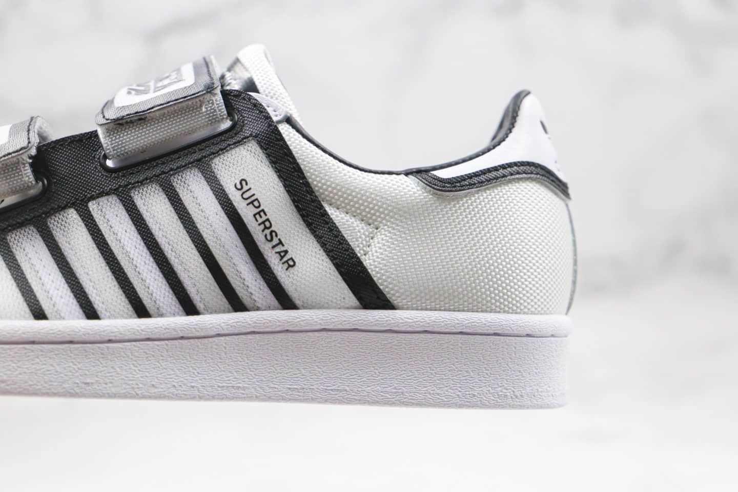 阿迪达斯adidas Superstar x Ji Won Choi x Olivia Oblanc纯原版本三方联名款贝壳头魔术贴绑带黑框透明网面板鞋原楦头纸板打造 货号:FW6635