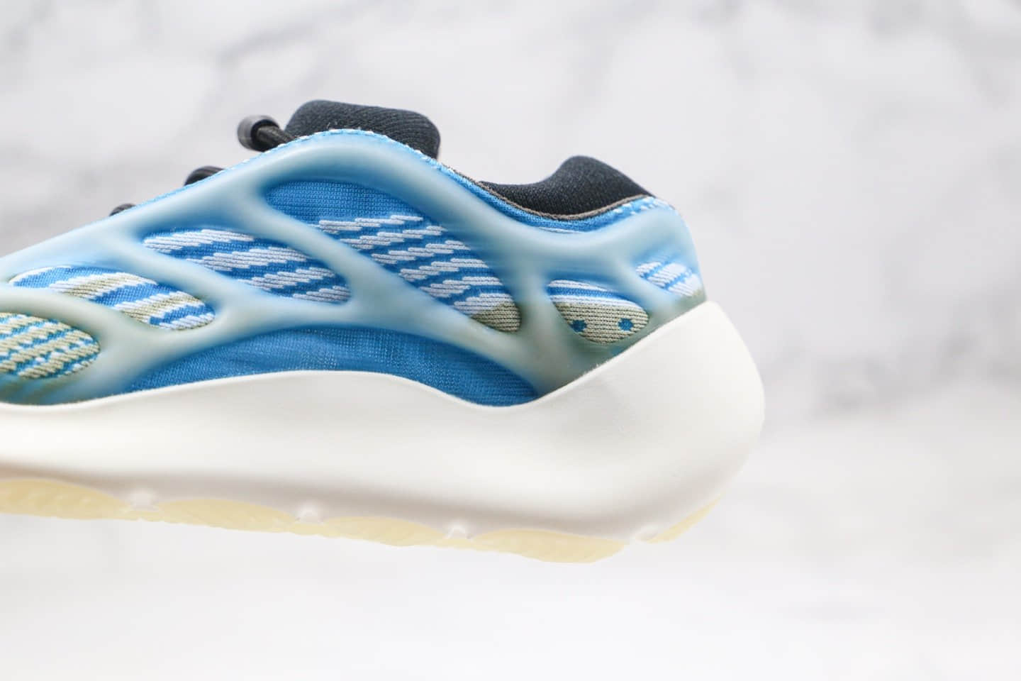 阿迪达斯Adidas Yeezy 700 V3 Azael纯原版本椰子700V3异形蓝白色原档案数据开发原盒原标 货号:G54850