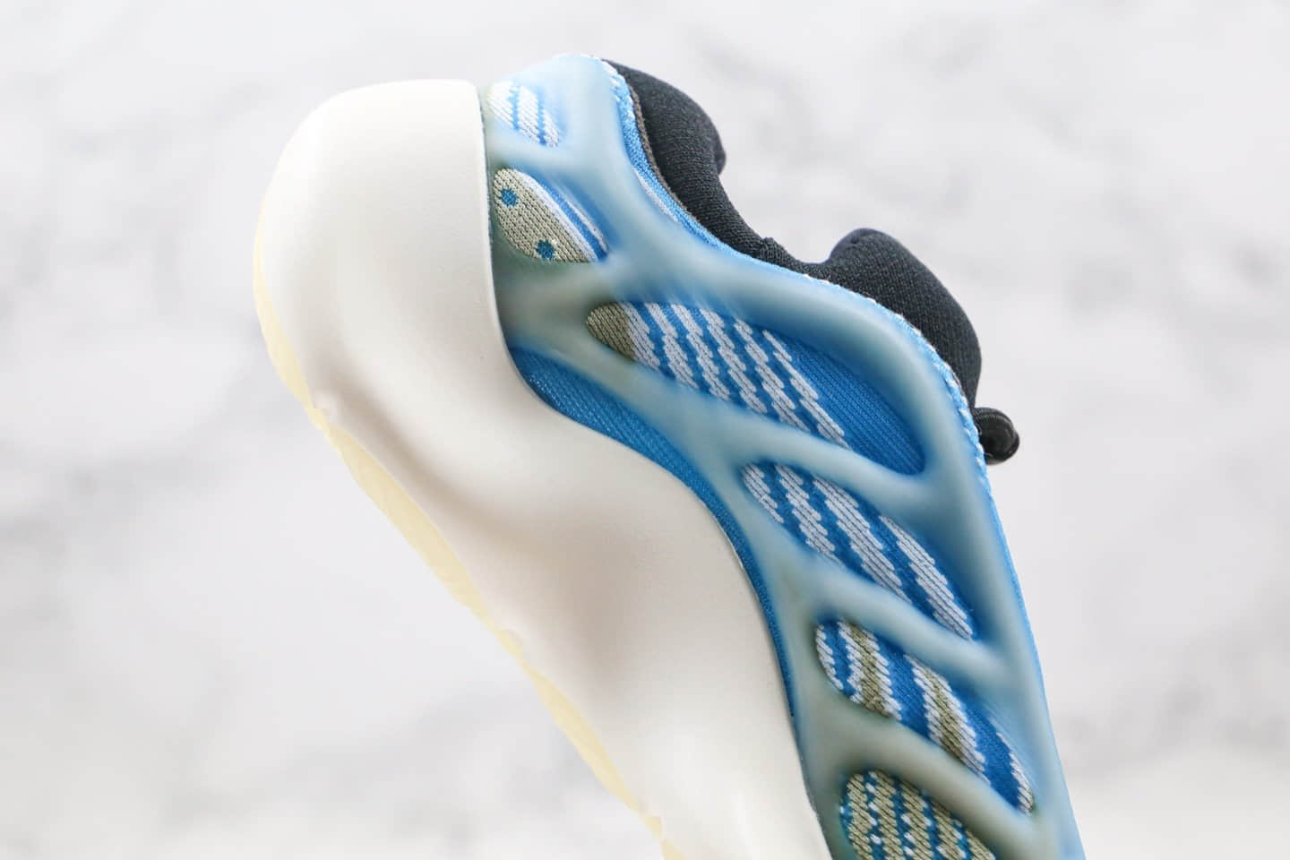 阿迪达斯Adidas Yeezy 700 V3 Azael纯原版本椰子700V3异形蓝白色原档案数据开发原盒原标 货号:G54850