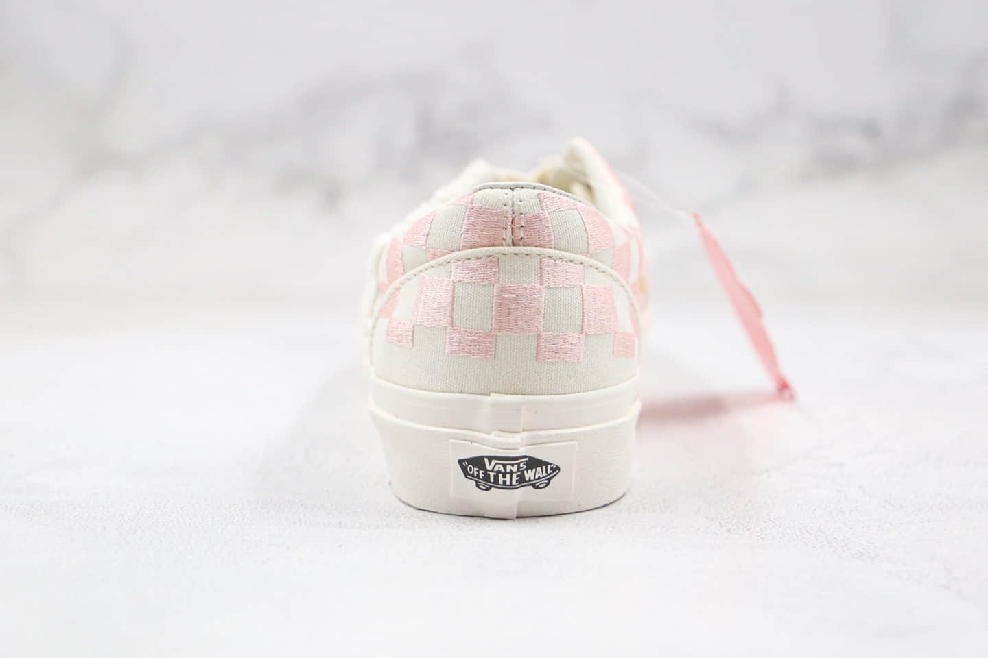 万斯Vans Era 95 DX公司级版本低帮羊绒棋盘格子白粉色绒毛小香风板鞋原盒原标内置钢印 货号:VN0A4U391U9