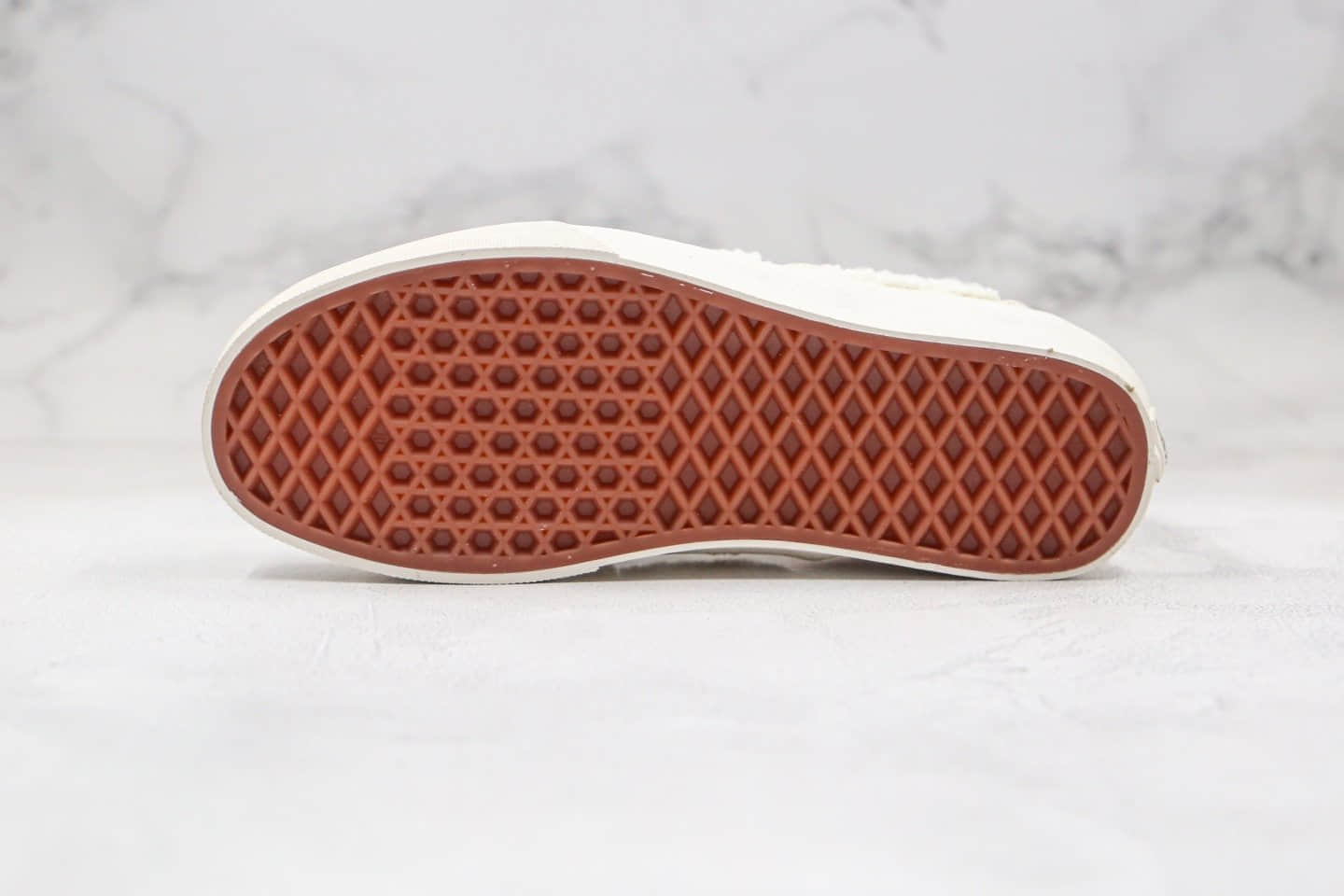 万斯Vans Era 95 DX公司级版本低帮羊绒棋盘格子白粉色绒毛小香风板鞋原盒原标内置钢印 货号:VN0A4U391U9