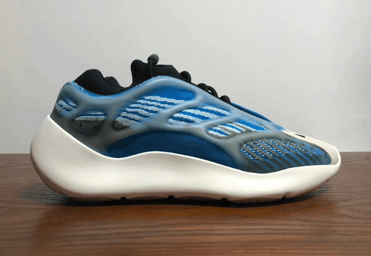 Yeezy 700 V3极光配色最新实物图曝光!8月29日发售!