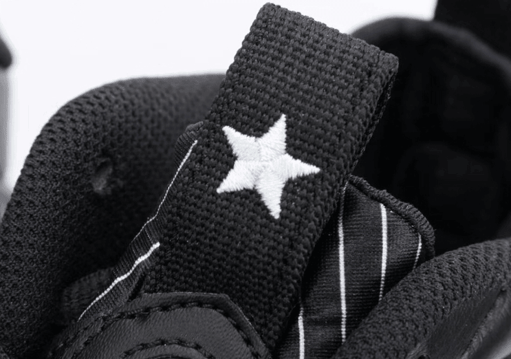 惊雷喷 Air Foamposite One发售日期曝光!9月4日登场! 货号:CN0055-001