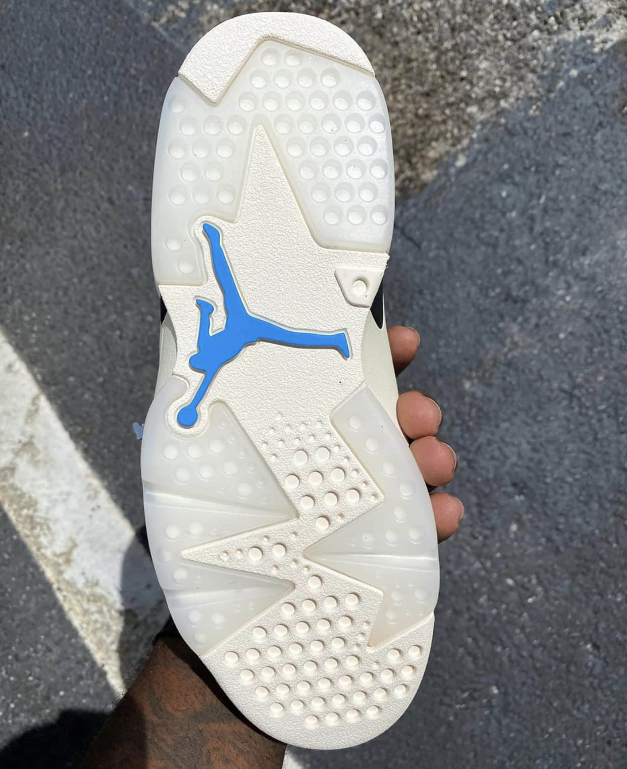 酷似大巴黎配色!AJ6烟灰最新实物图曝光! 货号:CK6635-001