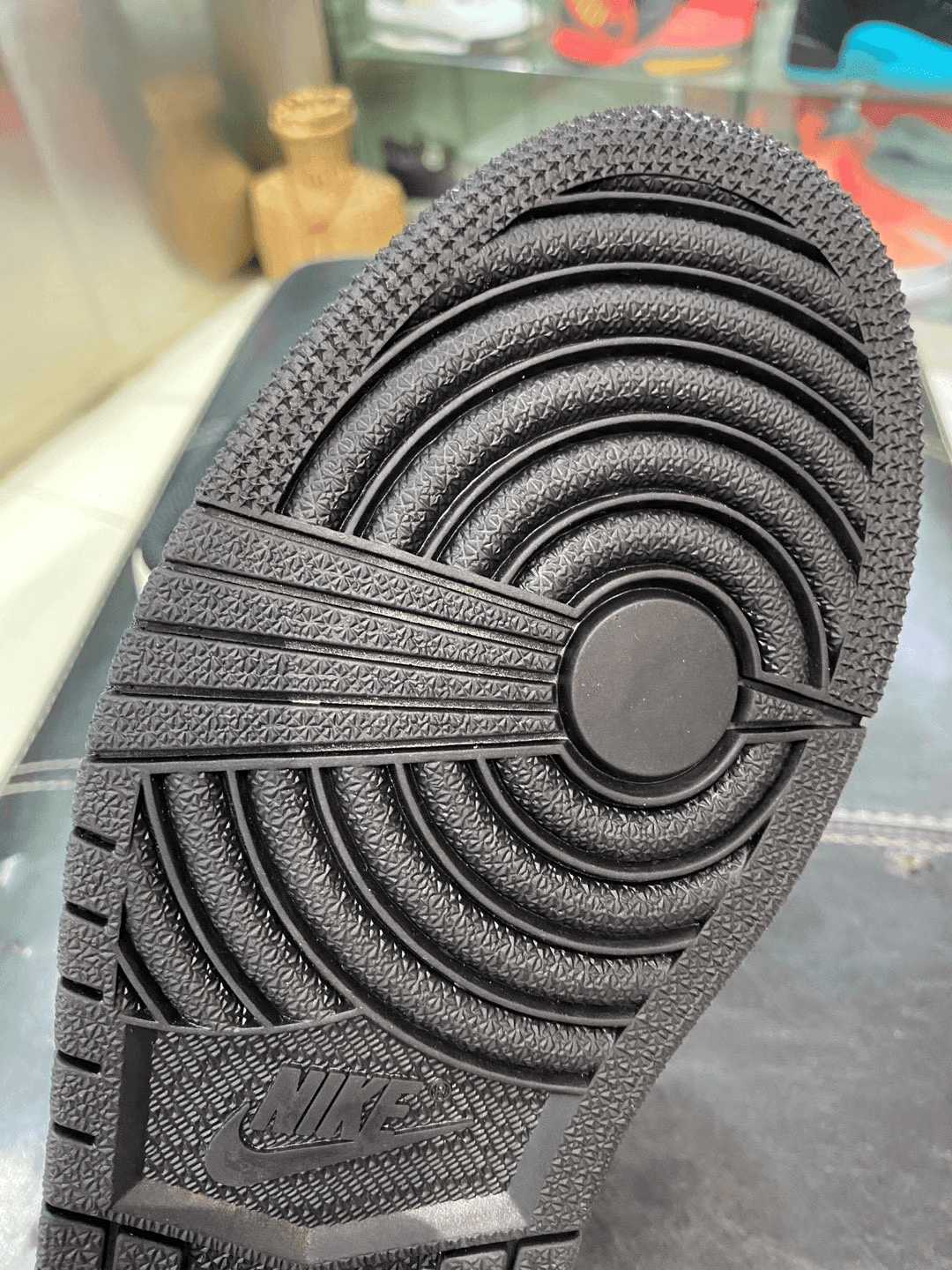 TS天价联名平替!AJ1小倒钩最新实物图释出! 货号:555088-105