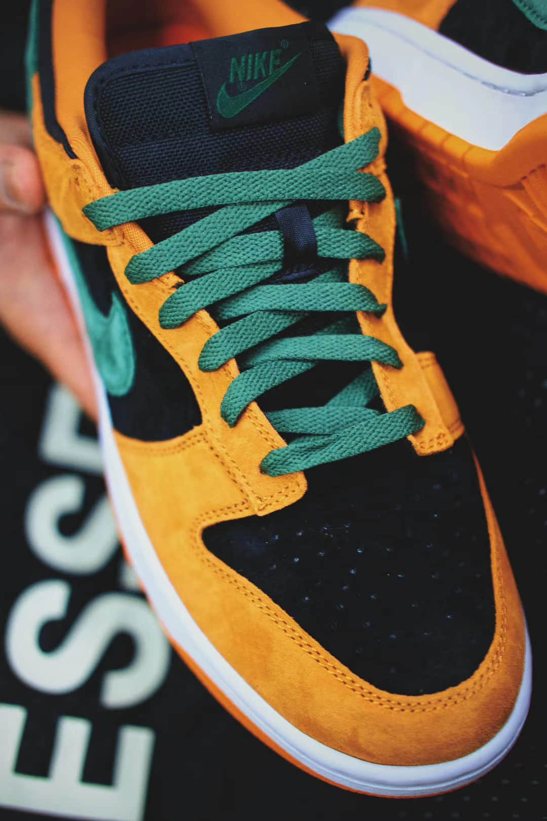 “丑小鸭”Dunk套装“Ceramic”配色释出最新实物图!复古韵味十足! 货号:DA1469-001