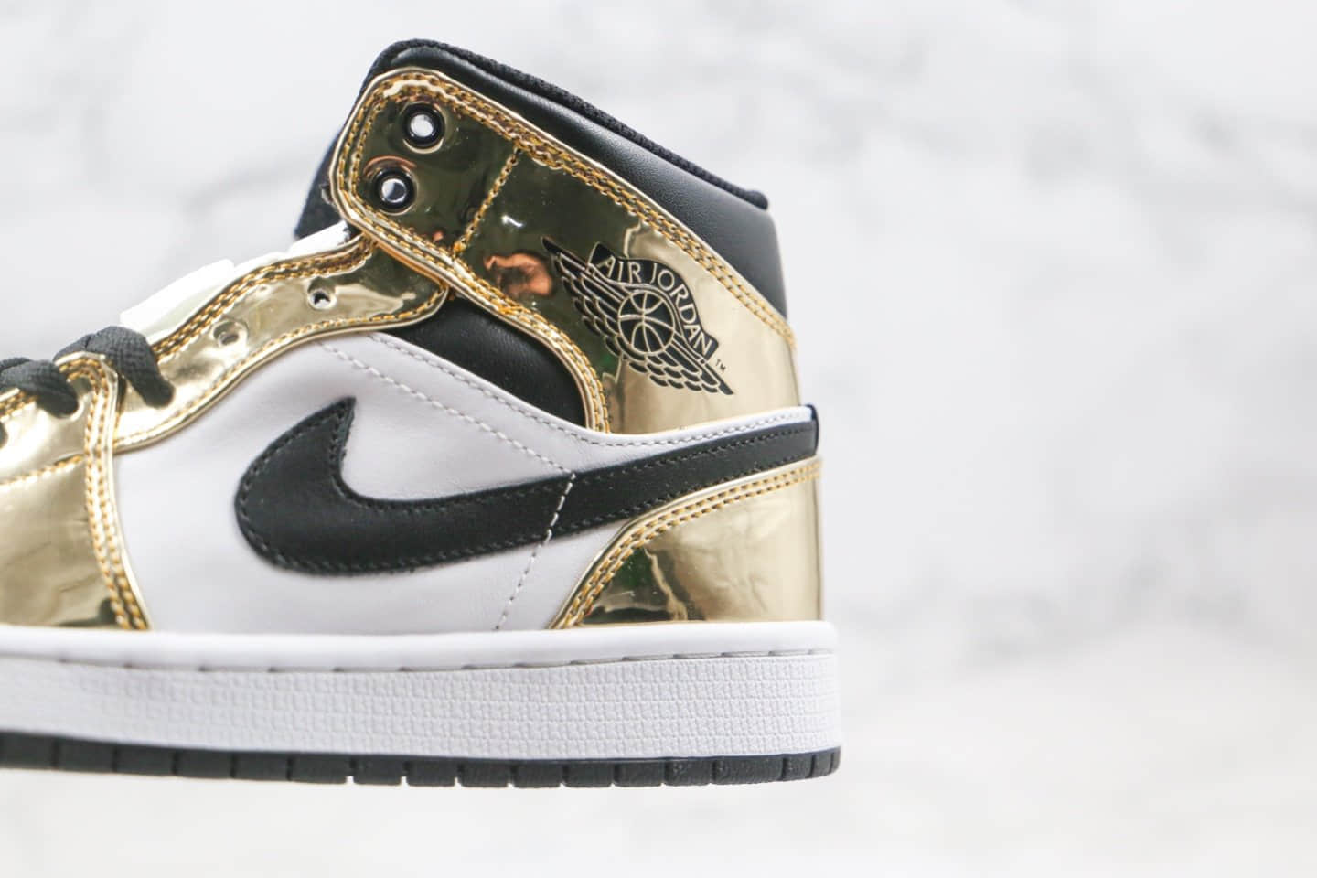 乔丹Air Jordan 1 Mid Metallic Gold纯原版本中帮AJ1液态白金色原盒原标 货号:DC1419-700