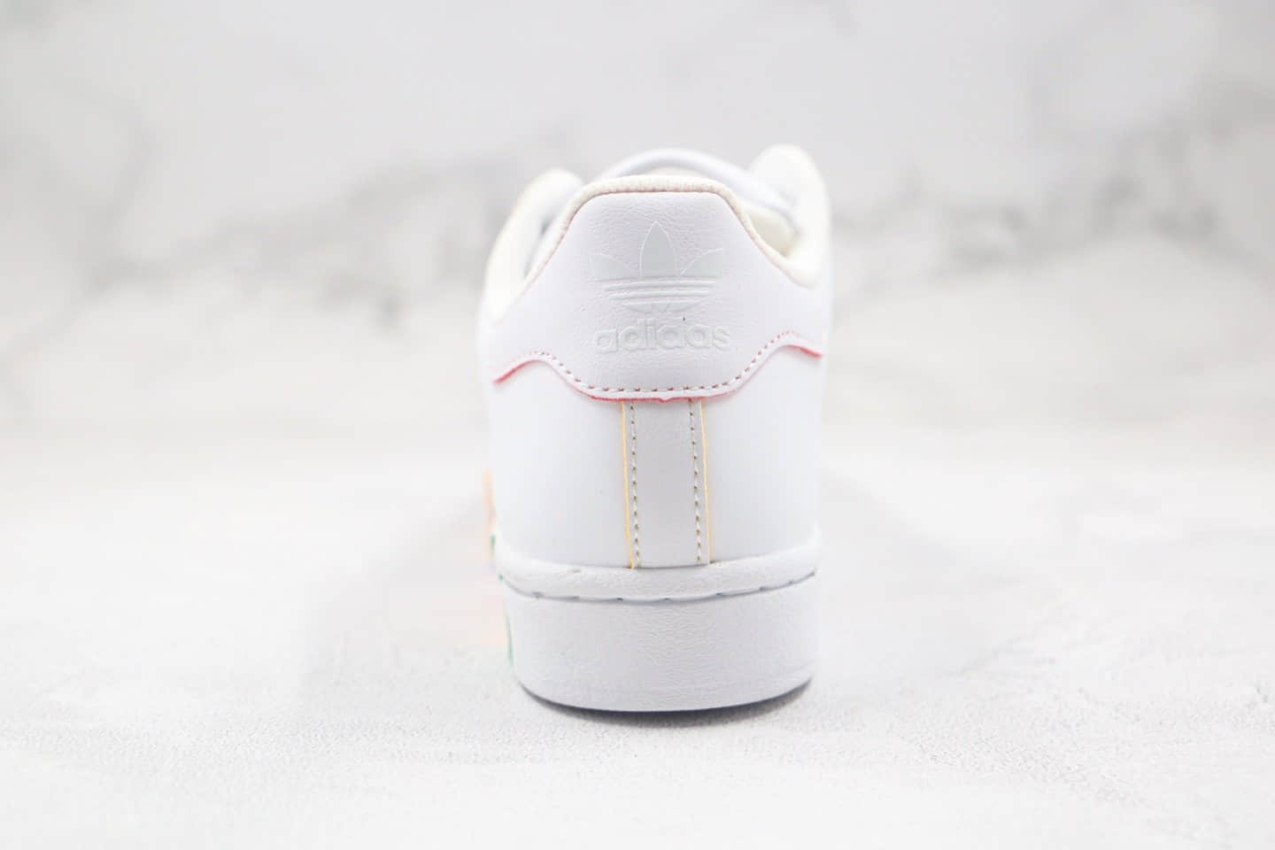 阿迪达斯Adidas Originals Stan Smith纯原版本三叶草贝壳头板鞋50周年彩色LOGO彩虹色原盒原标 货号:FY1147