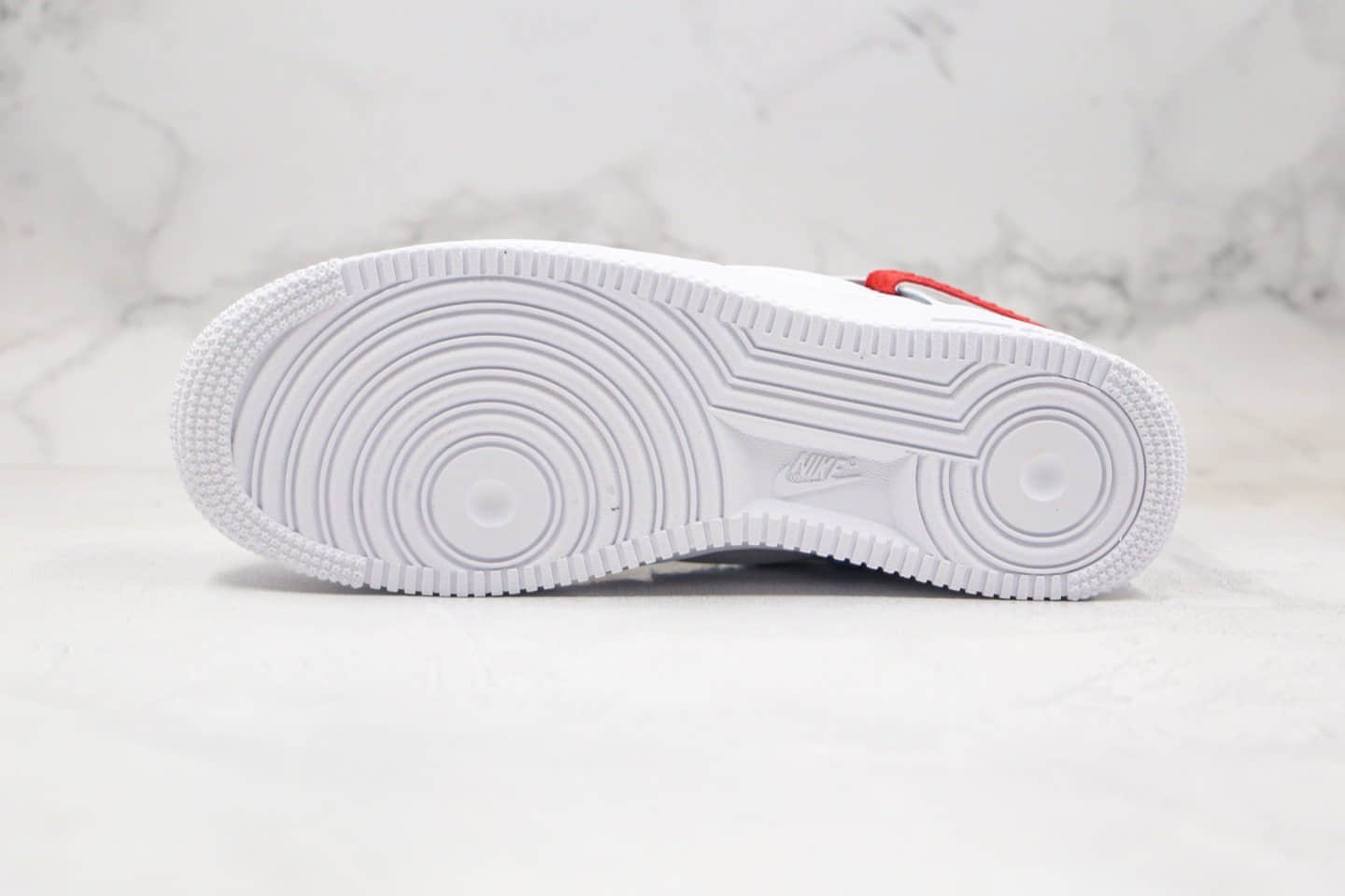 耐克Nike Air Force 1纯原版本空军一号低帮运动休闲板鞋鸳鸯断钩白红蓝色原楦原数据开发 货号：DC1164-100