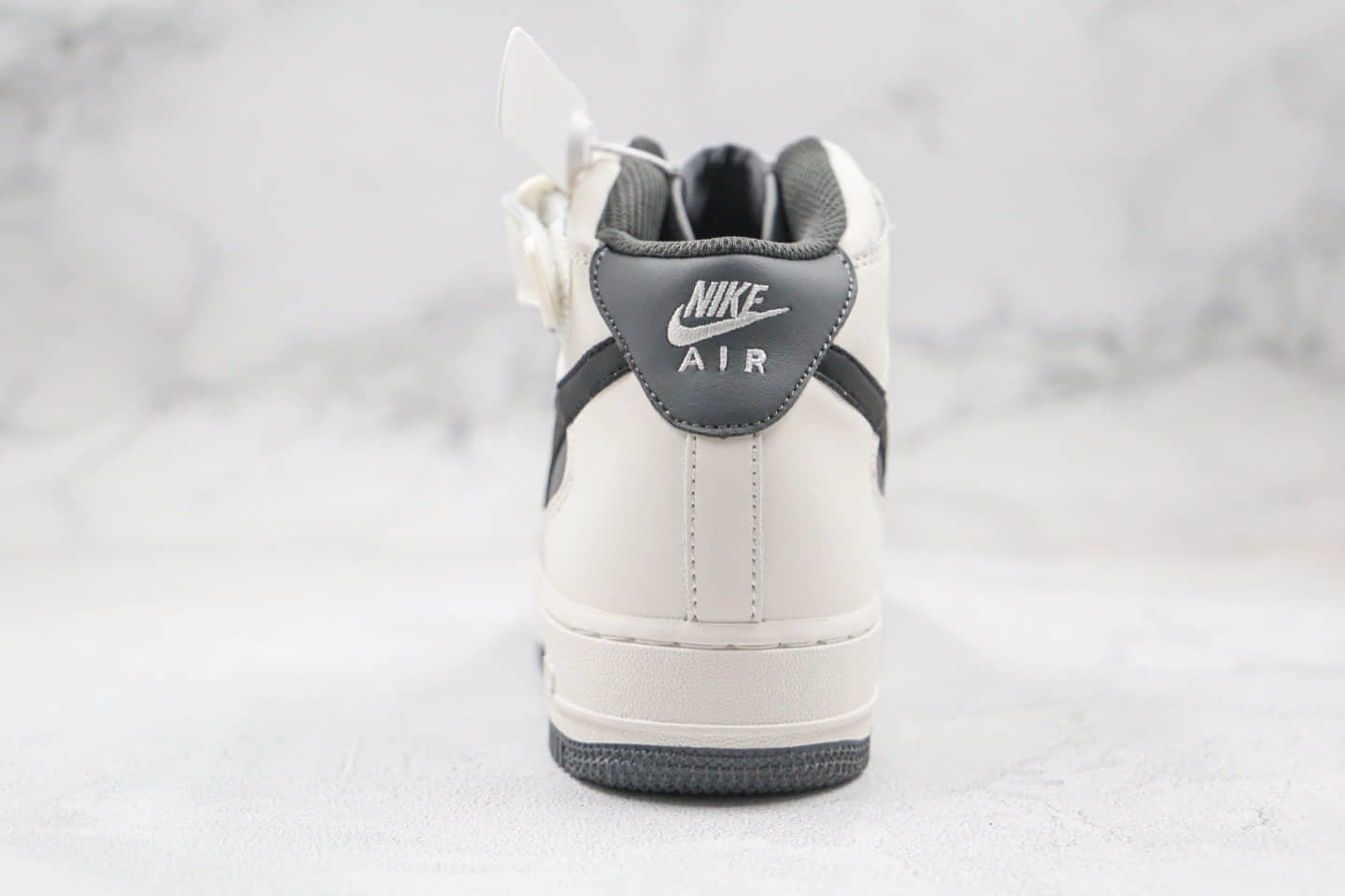 耐克Nike Air Force 1 '07纯原版本空军一号中帮板鞋白灰黑色原材打造内置气垫 货号:638130-009