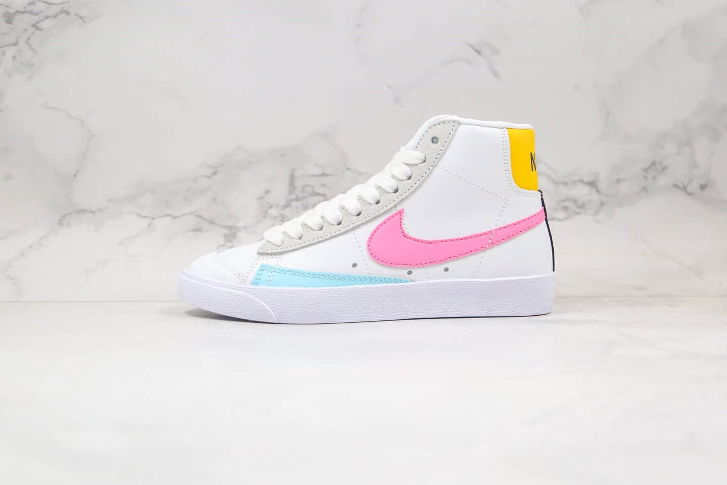 耐克Nike Blazer Mid '1977 Vintage纯原版本开拓者高帮板鞋白蓝粉色正确鞋底咬花 货号:DA4295-100