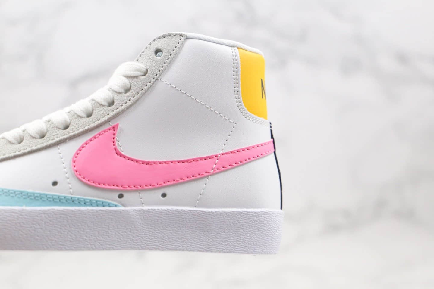 耐克Nike Blazer Mid '1977 Vintage纯原版本开拓者高帮板鞋白蓝粉色正确鞋底咬花 货号:DA4295-100