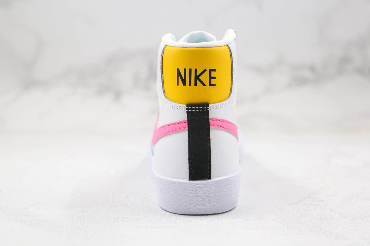 耐克Nike Blazer Mid '1977 Vintage纯原版本开拓者高帮板鞋白蓝粉色正确鞋底咬花 货号:DA4295-100