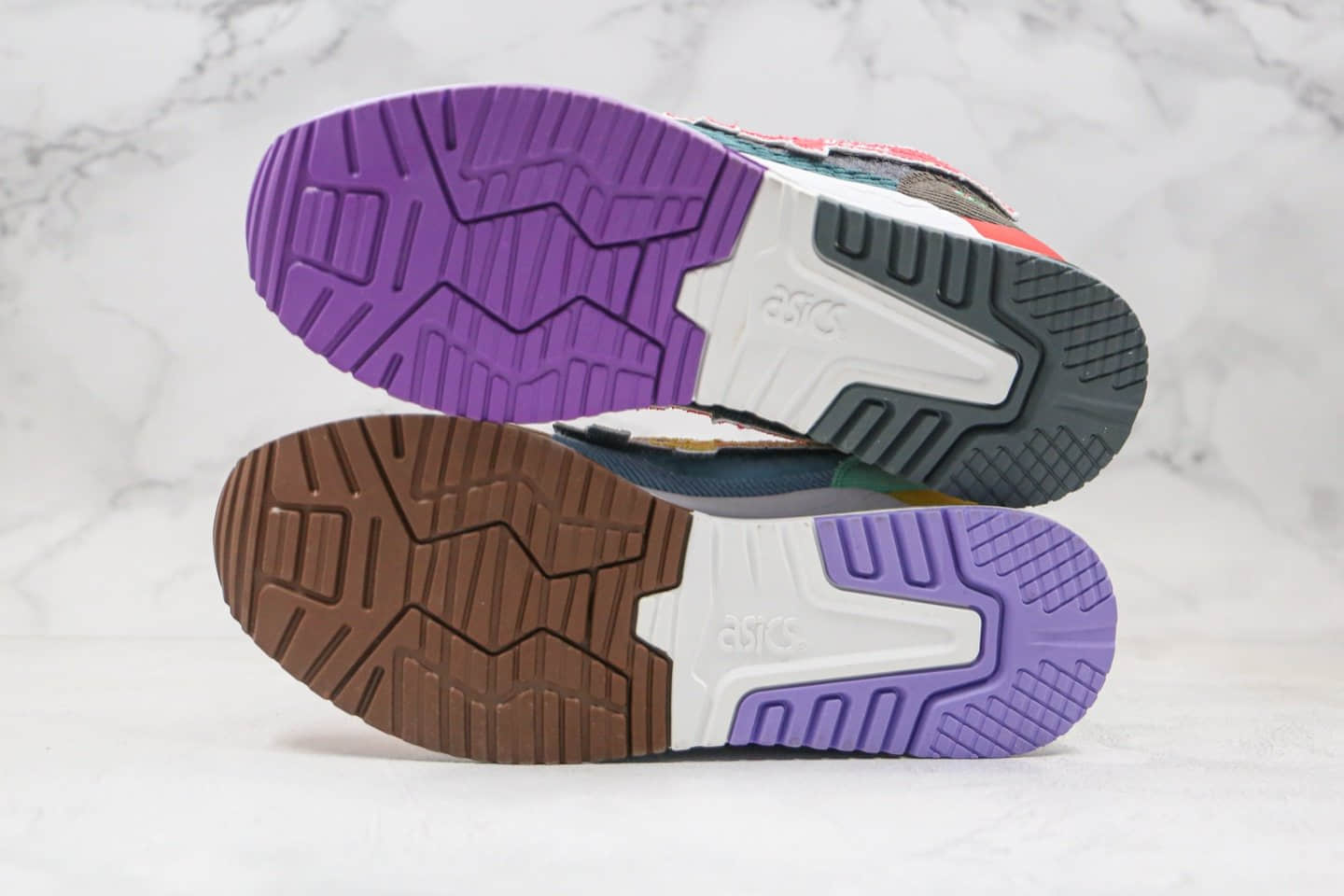 亚瑟士Asics Gel Lyte III x Sean Wotherspoon x atmos纯原版本三方联名款灯芯绒彩虹鸳鸯配色原盒原标 货号:1203A019-000