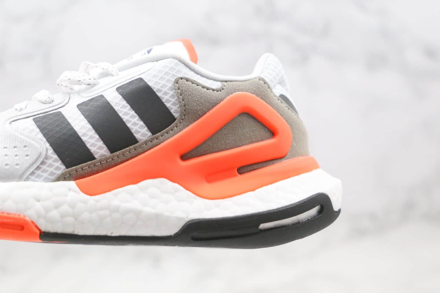 阿迪达斯adidas Originals Day Jogger Boost纯原版本陈奕迅同款夜行者2代高弹复古休闲运动跑鞋白橙色原鞋开模 货号:FY0237