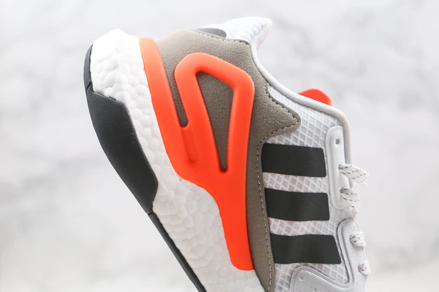 阿迪达斯adidas Originals Day Jogger Boost纯原版本陈奕迅同款夜行者2代高弹复古休闲运动跑鞋白橙色原鞋开模 货号:FY0237