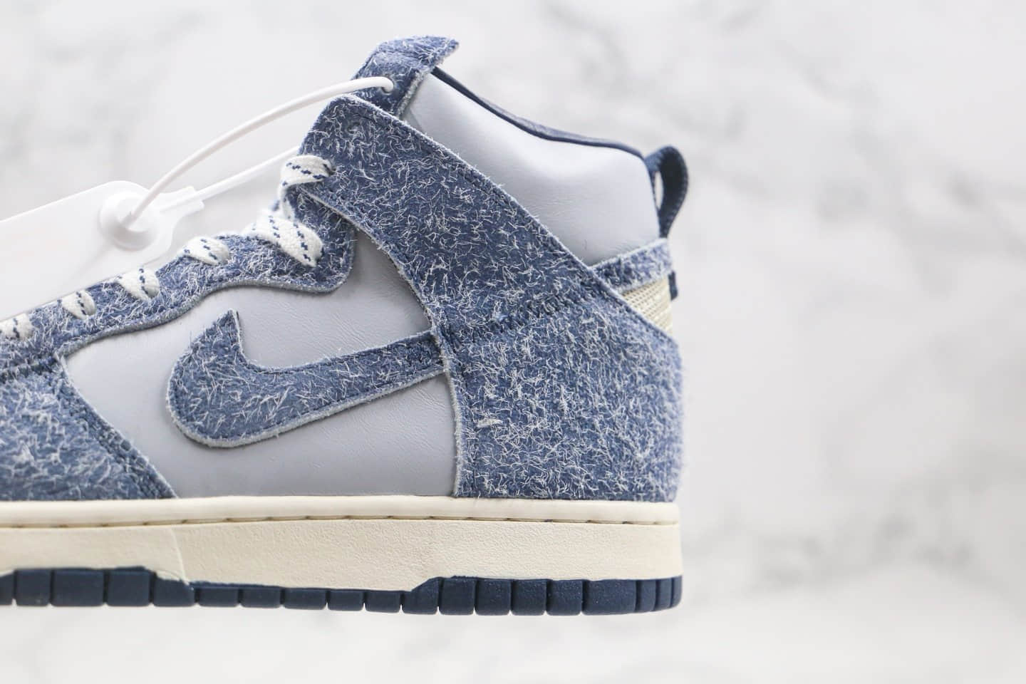 耐克Nike SB Dunk Hight Strawberry Cough纯原版本高帮咳嗽草莓SB DUNK板鞋灰蓝色原楦头纸板打造 货号：CW3092-400