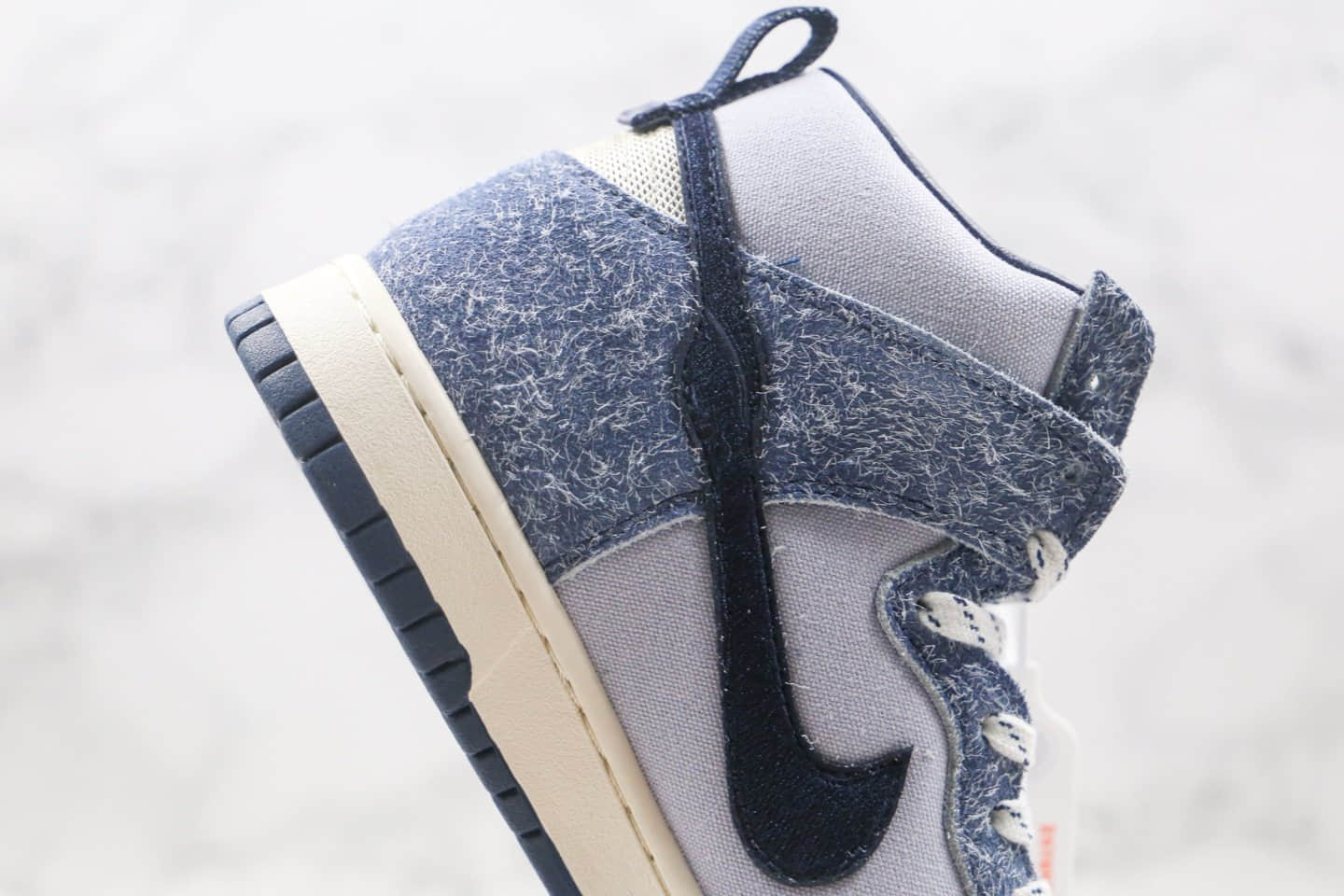 耐克Nike SB Dunk Hight Strawberry Cough纯原版本高帮咳嗽草莓SB DUNK板鞋灰蓝色原楦头纸板打造 货号：CW3092-400