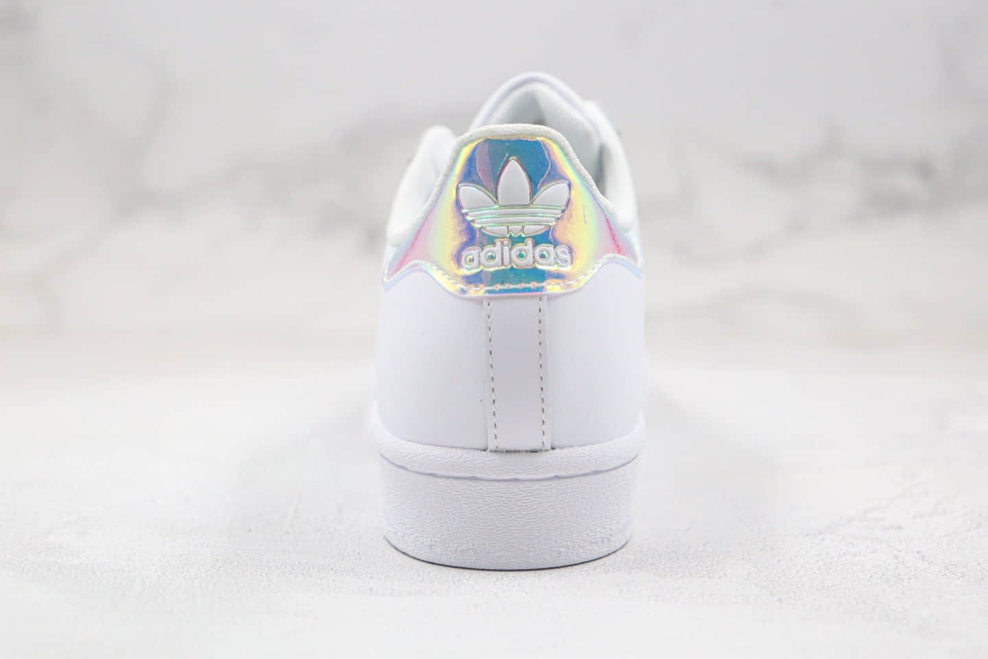 阿迪达斯adidas Originals Superstar J纯原版本贝壳头板鞋炫彩镭射白粉紫原数据原材打造 货号:FV3139