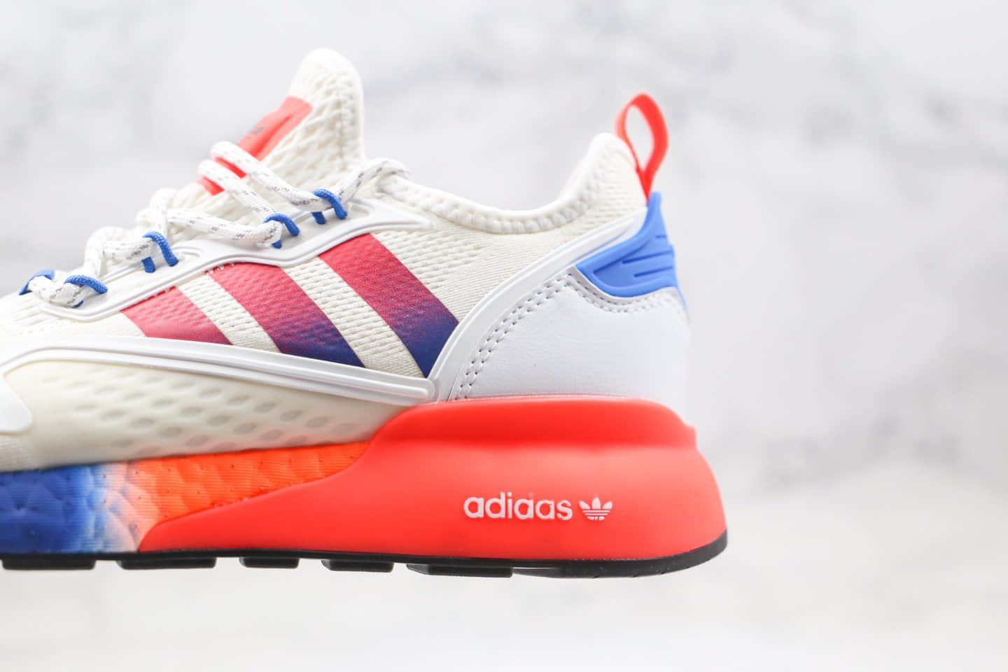 阿迪达斯adidas Originals ZX 2K Boost公司级版本易烊千玺同款爆米花缓震休闲运动跑鞋白橙蓝配色原盒原标 货号：FV9996