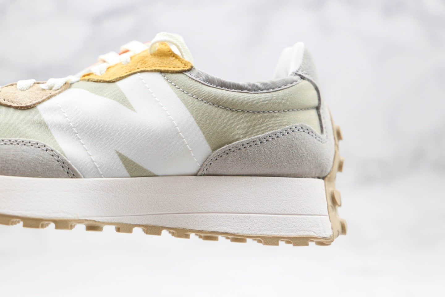 新百伦New Balance 327公司级版本复古慢跑鞋NB327灰绿色原盒原标原楦头纸板打造 货号:MS327SMS