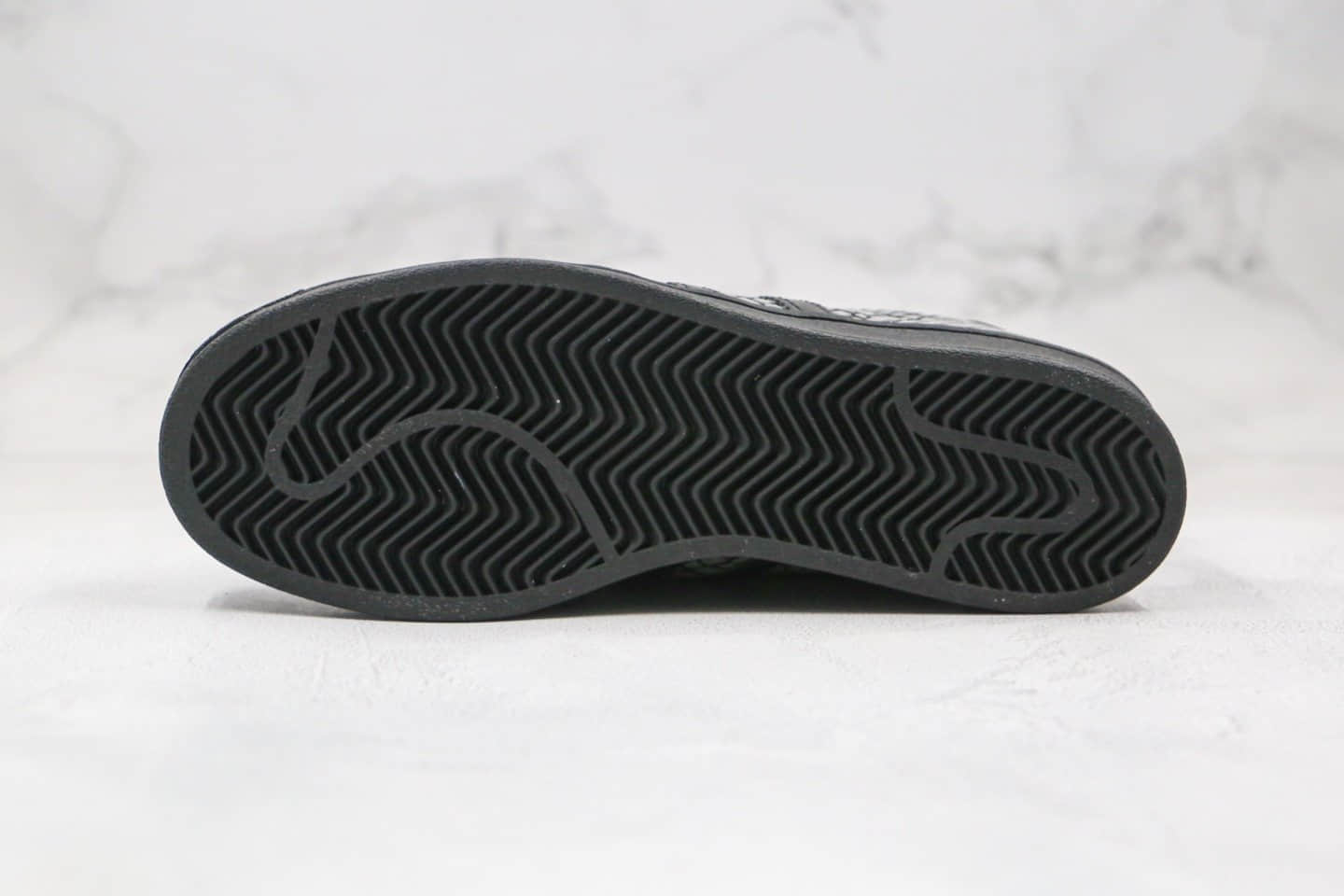 阿迪达斯Adidas Original Superstar x Atmos联名款纯原版本三叶草贝壳头黑色青蛇纹3M板鞋原楦头纸板打造 货号:FY6014