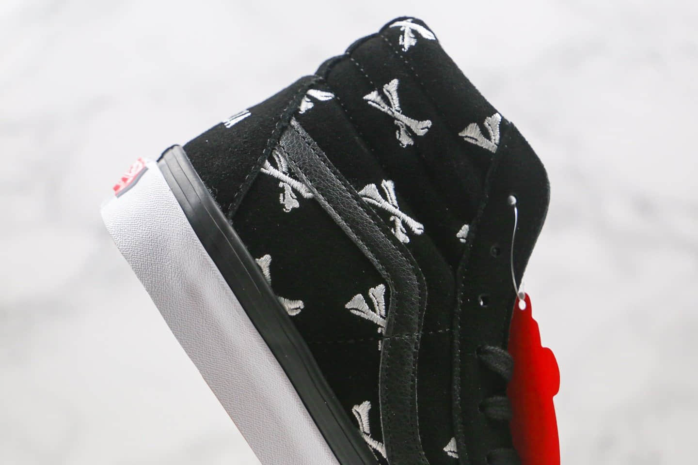 万斯WTAPS x Vans OG Sk8-Hi Lx公司级版本联名高帮麂皮板鞋黑色骨棒原厂档案数据开发 货号:VN0A4BVB20P