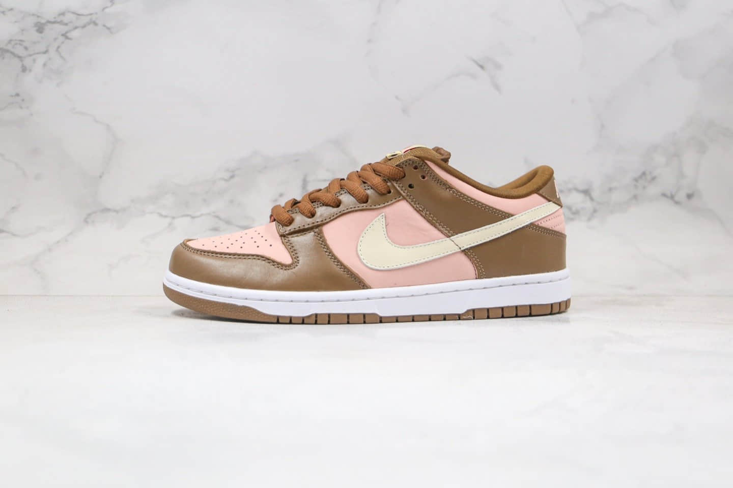 耐克Stussy x Nike SB Dunk Low Pro“Cherry”纯原版本斯图西联名SB板鞋樱桃粉棕内置Sole真气垫 货号:304292-671