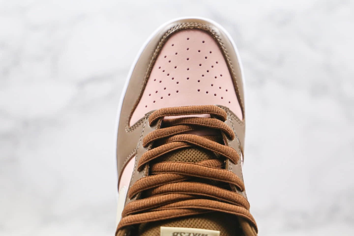 耐克Stussy x Nike SB Dunk Low Pro“Cherry”纯原版本斯图西联名SB板鞋樱桃粉棕内置Sole真气垫 货号:304292-671