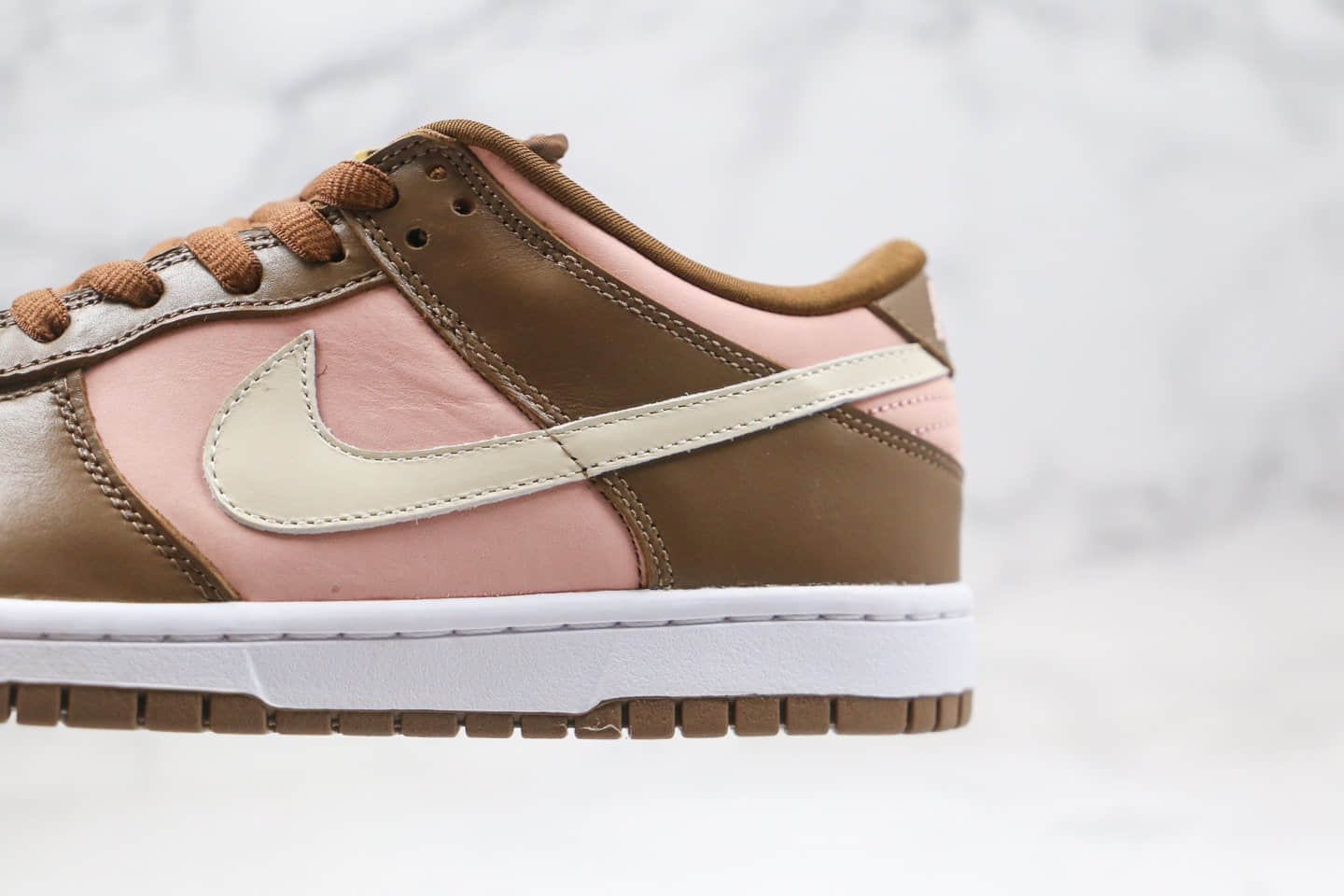 耐克Stussy x Nike SB Dunk Low Pro“Cherry”纯原版本斯图西联名SB板鞋樱桃粉棕内置Sole真气垫 货号:304292-671