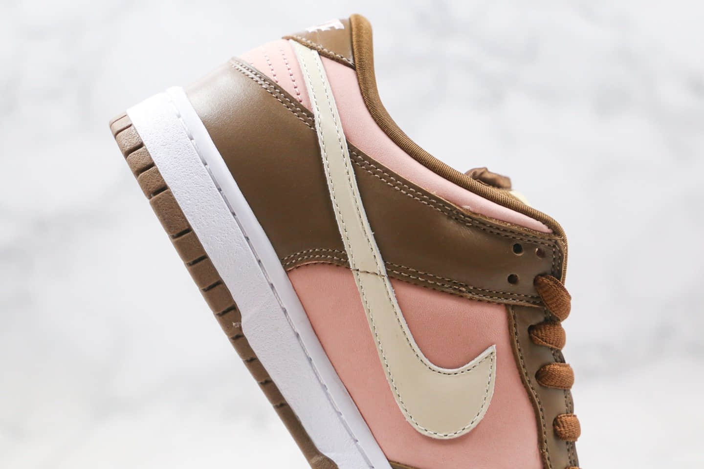 耐克Stussy x Nike SB Dunk Low Pro“Cherry”纯原版本斯图西联名SB板鞋樱桃粉棕内置Sole真气垫 货号:304292-671