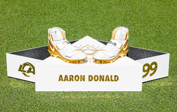 白金装扮尽显奢华!Madden NFL 21特别配色Nike、Jordan鞋款曝光!