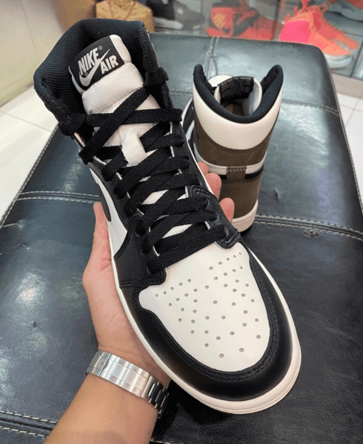 TS天价联名平替!AJ1小倒钩最新实物图释出! 货号:555088-105