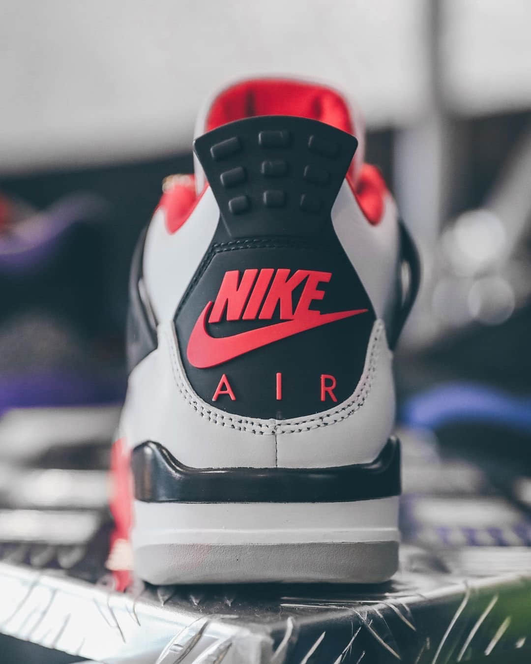 经典元年配色回归!白红AJ4“Fire Red”释出最新实物图! 货号:DC7770-160