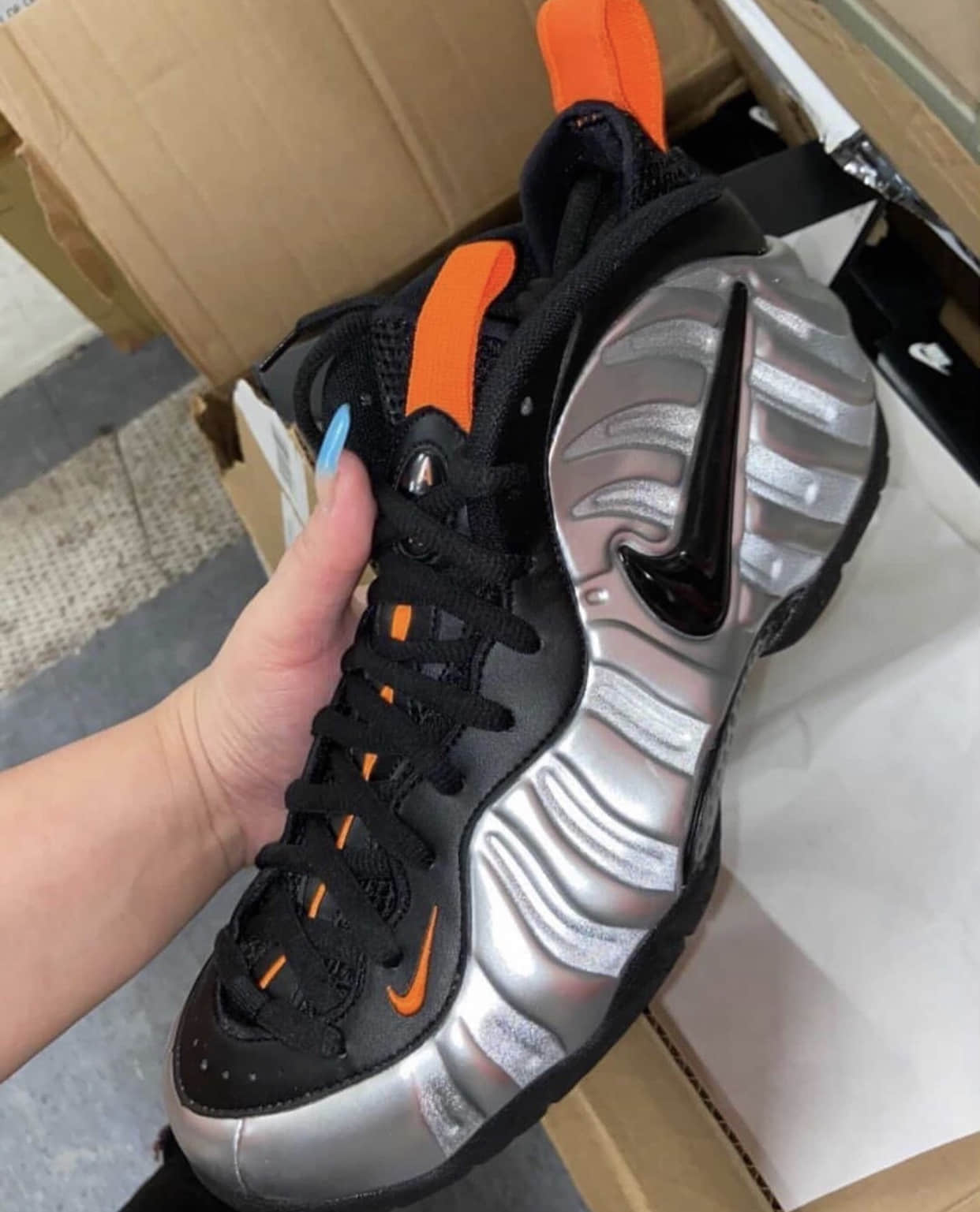 万圣节Air Foamposite Pro首度曝光！酷炫银色发泡鞋面！ CT2286-001