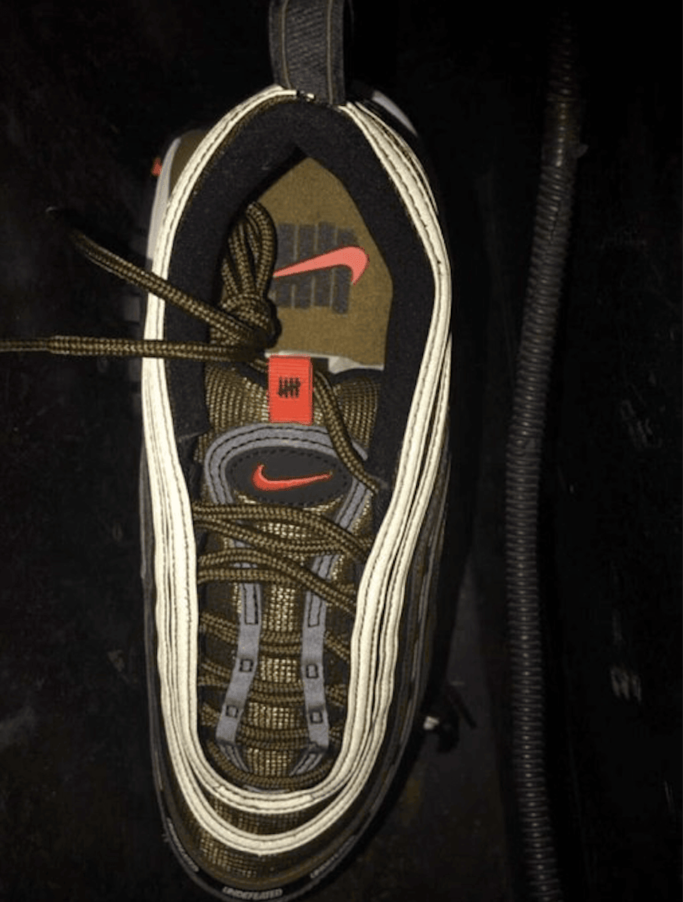 天价联名复刻!?Undefeated x Nike Air Max 97实物首度曝光! 货号:DC4830-300