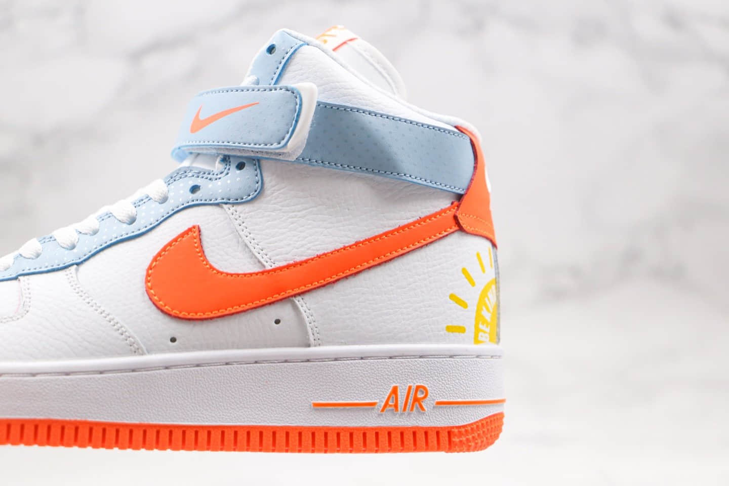 耐克Nike Air Force 1 High “Be Kind”纯原版本空军一号高帮太阳白橙蓝色内置全掌air sole气垫 货号:DC2198-100