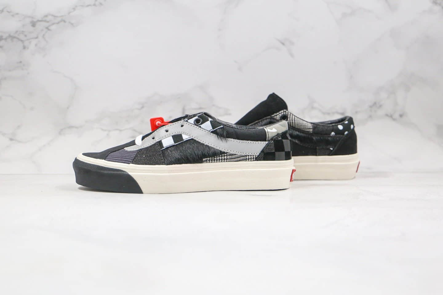 万斯Vans Bold Ni Patchwork III Black Truewht x Size联名款公司级版本吴亦凡同款鬃毛拼接格子黑白色硫化板鞋原盒原标 货号:VN0A3WLP4UM1