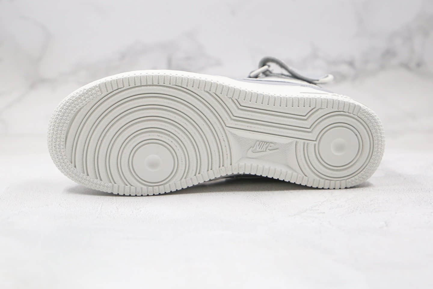 耐克Nike Air Force 1 Mid Wolf Grey纯原版本中帮空军一号灰色板鞋原档案数据开发 货号：315123-033