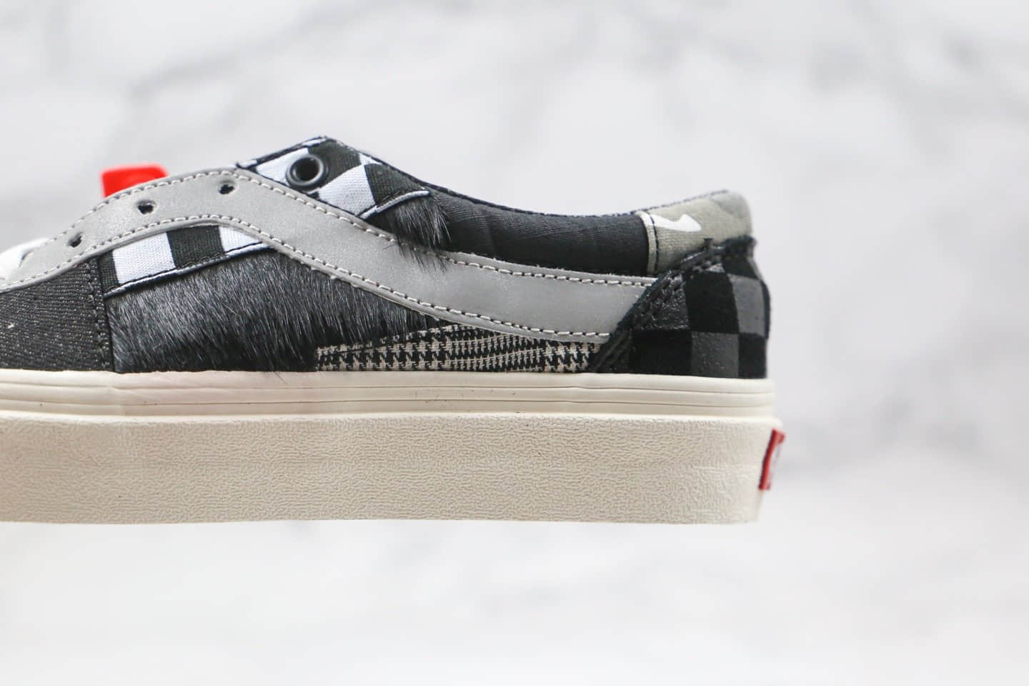 万斯Vans Bold Ni Patchwork III Black Truewht x Size联名款公司级版本吴亦凡同款鬃毛拼接格子黑白色硫化板鞋原盒原标 货号:VN0A3WLP4UM1